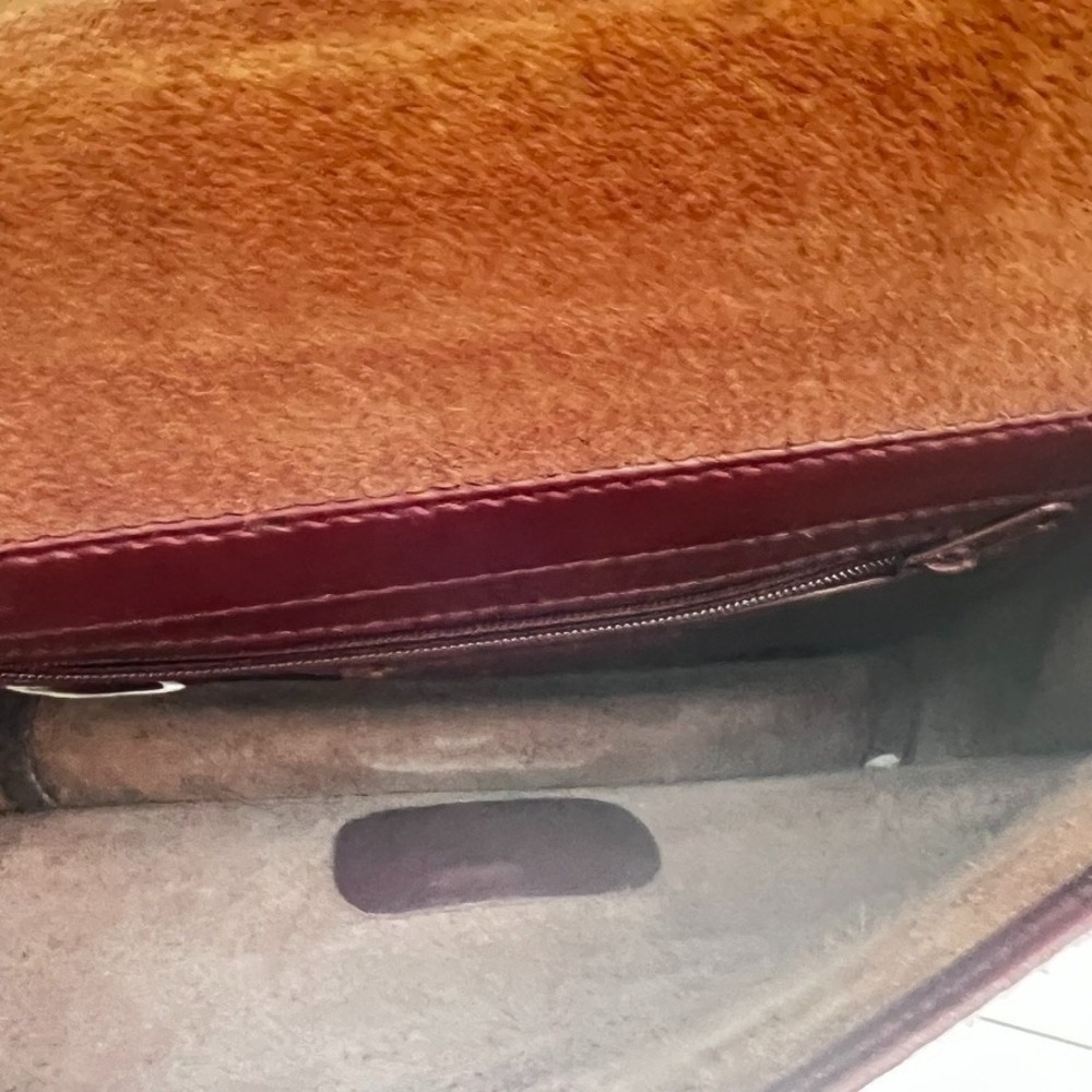 Vtg Hunt Club Leather Burgundy Crossbody Bag Turn Lock Brass ~ 7x10.5x2" ~ MINT - Picture 3 of 12